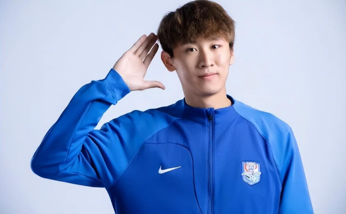 20岁后卫加盟津门虎！于根伟没接触李磊，石炎训练，张威踢中甲！两大外援续约的简单介绍