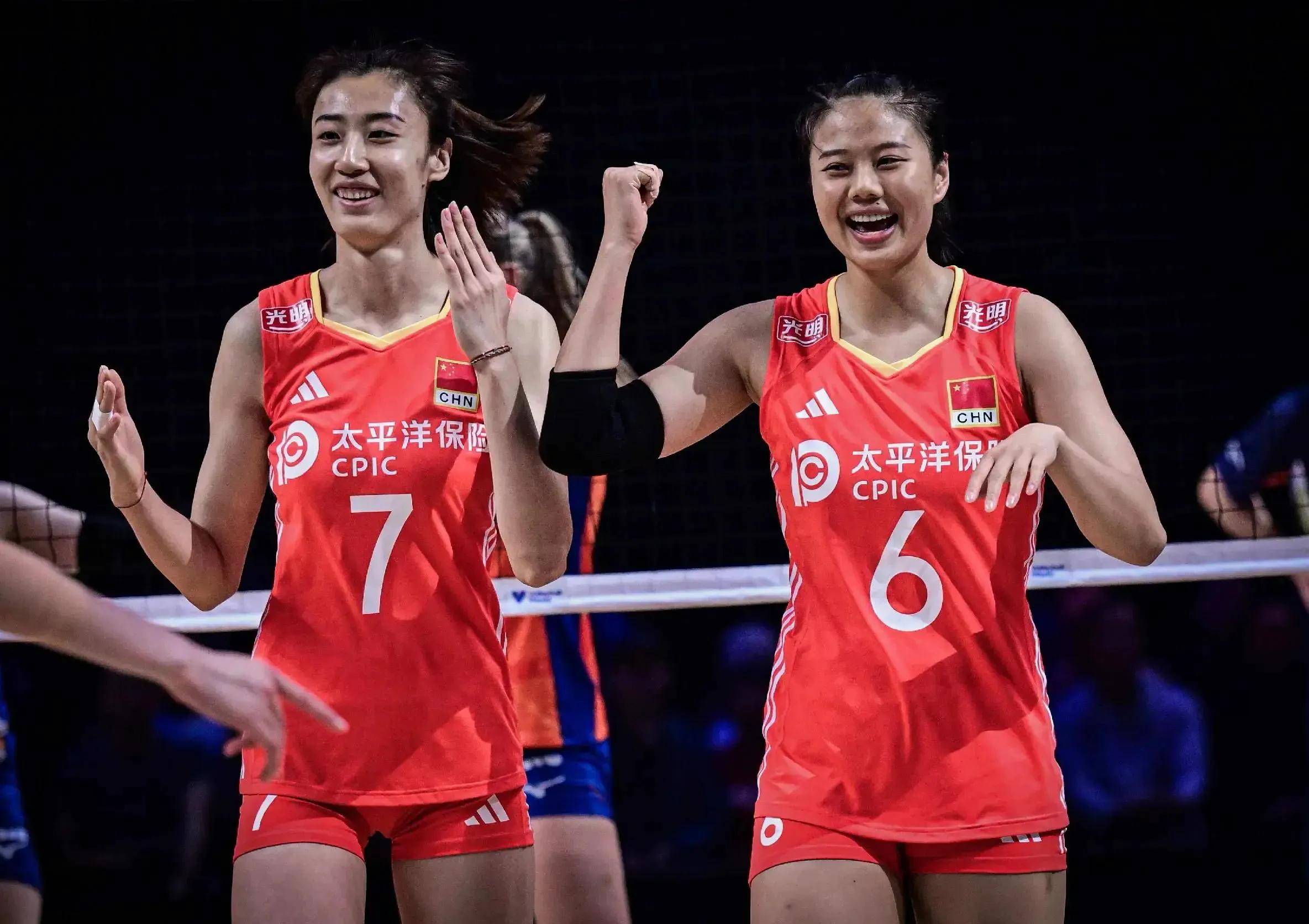 包含中国女排挽救赛点3-2保加利亚收获世联赛第4胜的词条