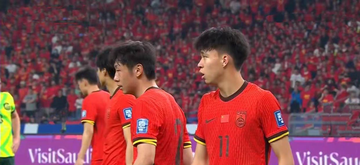 正直播东亚杯-国足VS韩国王钰栋蒯纪闻首发
